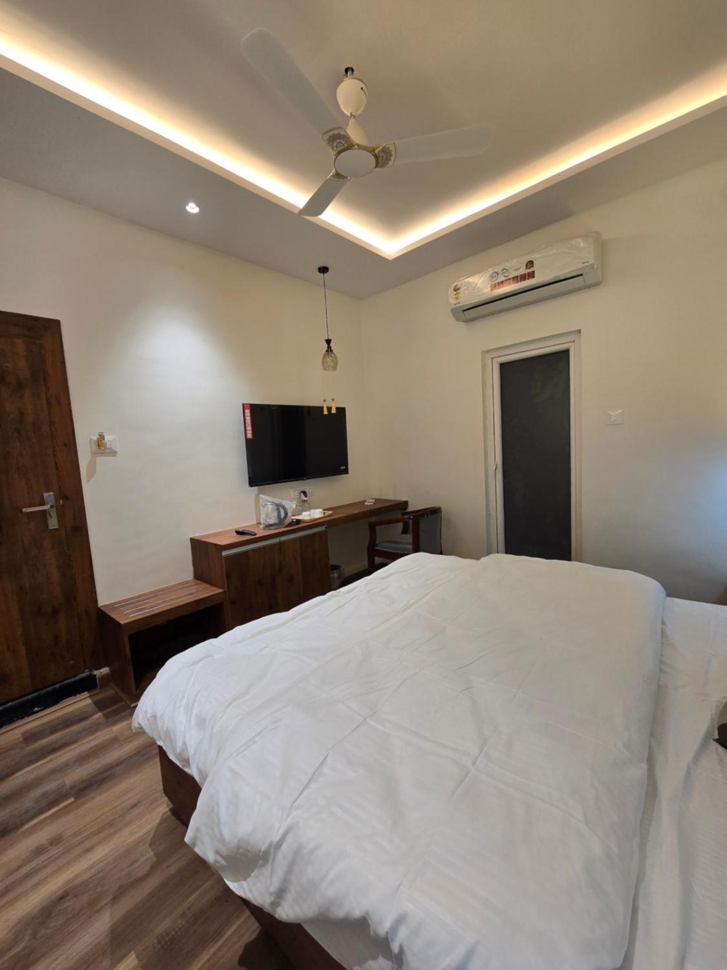 Hotel Fortune Ayodhya Exterior foto
